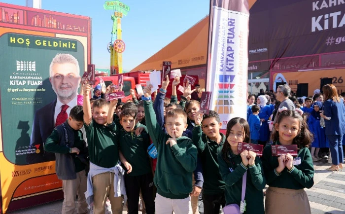 10. Uluslararası Kitap Fuarı, İlk Gününde 20 Bin Ziyaretçiyi Ağırladı