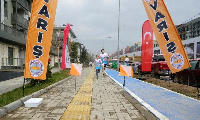 14 Şehirden 715 Sporcu, Kurtuluş Haftası İ&ccedil;in Kahramanmaraş&rsquo;ta Yarıştı