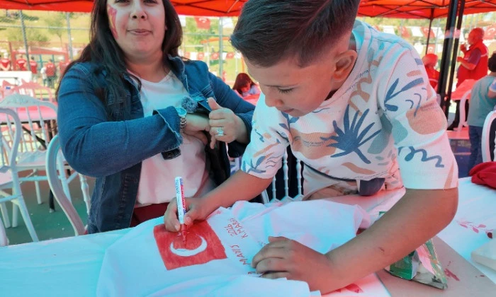 Anne ve &Ccedil;ocuklar, 19 Mayıs&rsquo;ta Bayrak Temalı Etkinlikte Buluştu