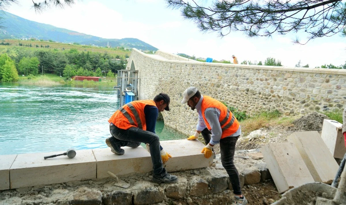 Asırlık Miras Yeniden Ayağa Kalkıyor; Ceyhan K&ouml;pr&uuml;s&uuml;&rsquo;nde Restorasyonda Sona Gelindi