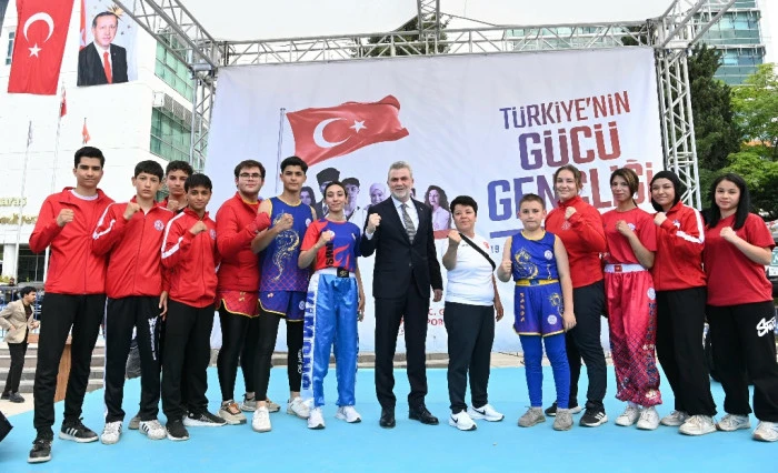19 Mayıs Atat&uuml;rk&rsquo;&uuml; Anma, Gen&ccedil;lik ve Spor Bayramı Coşkuyla Kutlandı
