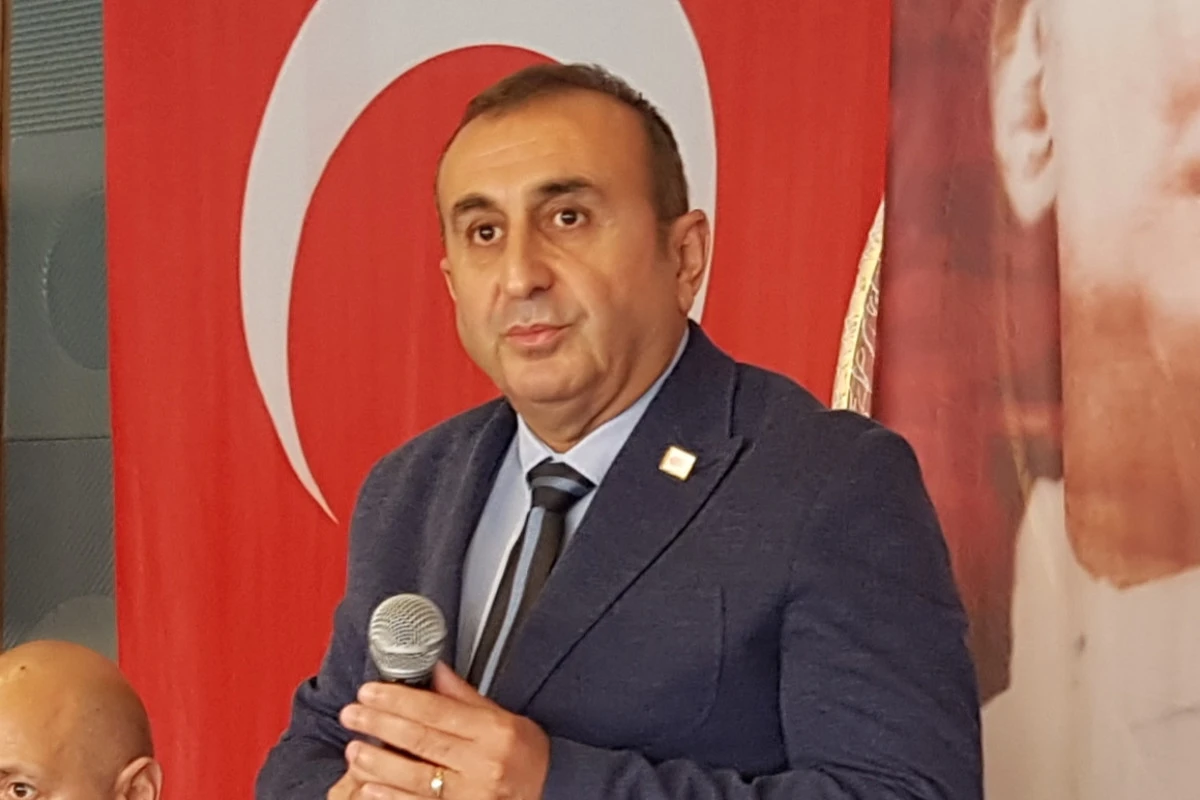 Başkan Ateş; "18 Mart, tarihe altın harflerle yazılmış bir destanın yıl d&ouml;n&uuml;m&uuml;d&uuml;r"