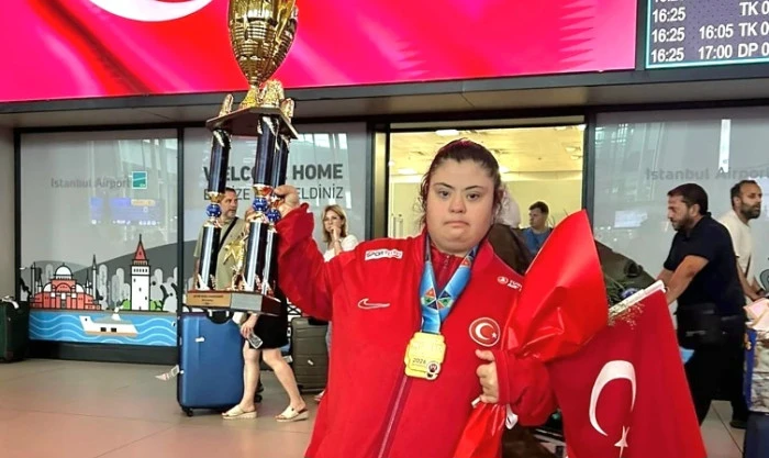 Başkan G&ouml;rgel, Judo D&uuml;nya Şampiyonu Zeynep Sude&rsquo;yi Misafir Etti