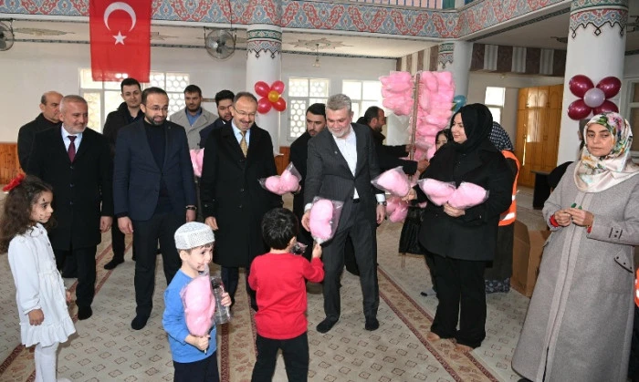 Başkan G&ouml;rgel, Miniklerin Tekne Orucu Heyecanına Ortak Oldu