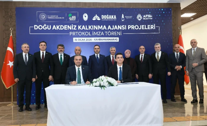 Başkan Toptaş, Bakan Fatih Kacır&rsquo;ın katıldığı imza t&ouml;reninde ONİKAD&rsquo;ın protokol&uuml;n&uuml; imzaladı