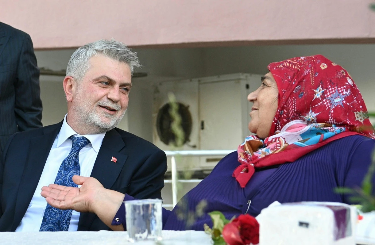 Bayram Coşkusu Şehrin Ulu &Ccedil;ınarlarıyla Paylaşıldı