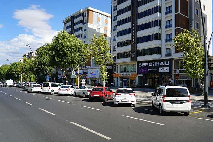 Binevler Bölgesinde Yatay Parklanmaya Dikkat!