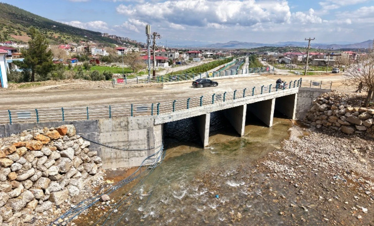 B&uuml;y&uuml;kşehir, 10 Milyonluk Yatırımla Şekeroba&rsquo;nın Yeni K&ouml;pr&uuml;s&uuml;n&uuml; Hizmete Sundu