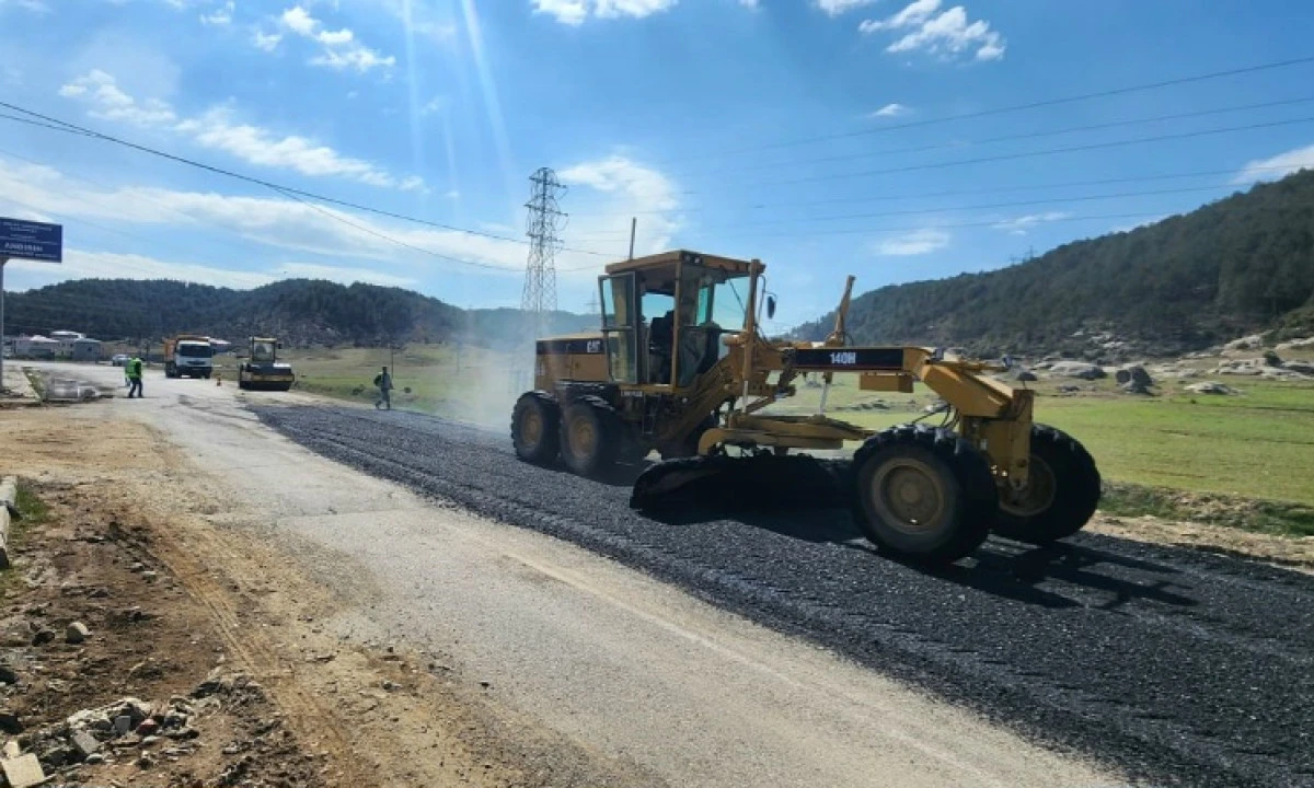 B&uuml;y&uuml;kşehir, Andırın&rsquo;da Mahallelerin Ulaşım Konforunu İyileştirmeyi S&uuml;rd&uuml;r&uuml;yor