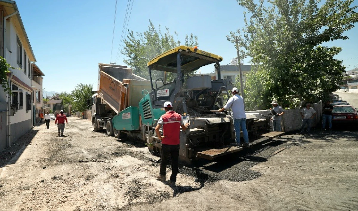 B&uuml;y&uuml;kşehir, Asfalt Mesaisine Durmaksızın Devam Ediyor