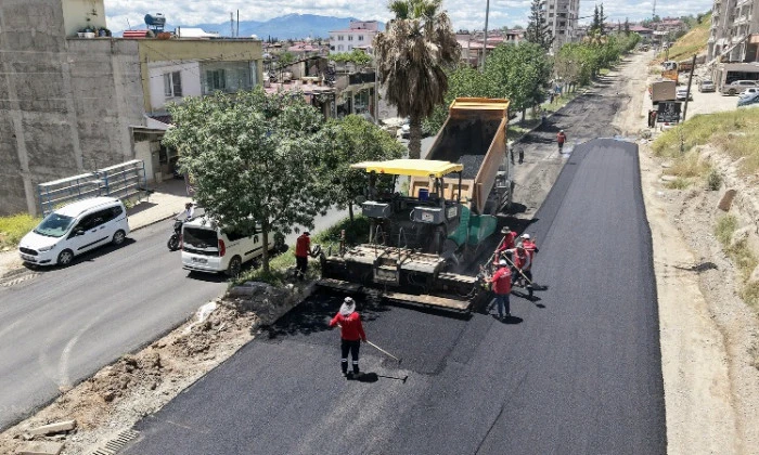 B&uuml;y&uuml;kşehir, Doğukent Yolunda Asfalt Mesaisini S&uuml;rd&uuml;r&uuml;yor