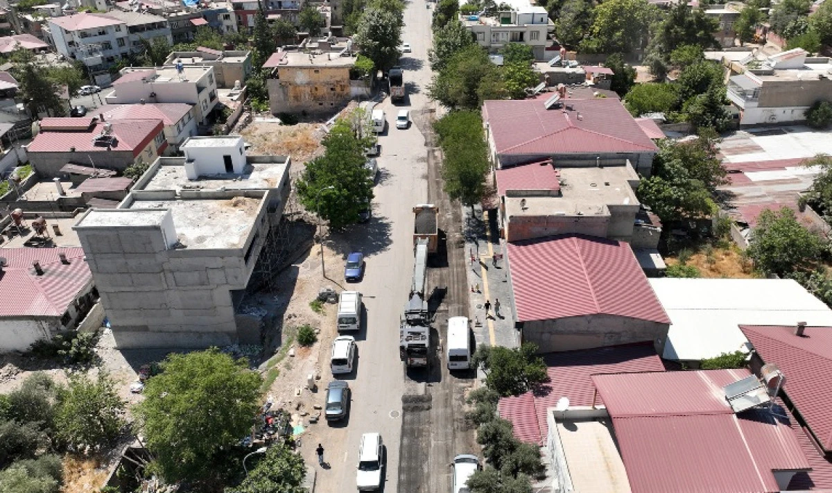 B&uuml;y&uuml;kşehir, Dulkadiroğlu Hacı Murat Caddesi&rsquo;ni Asfalta Hazırlıyor