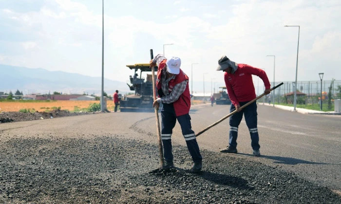 B&uuml;y&uuml;kşehir, Dulkadiroğlu&rsquo;nda Asfalt Mesaisini S&uuml;rd&uuml;r&uuml;yor