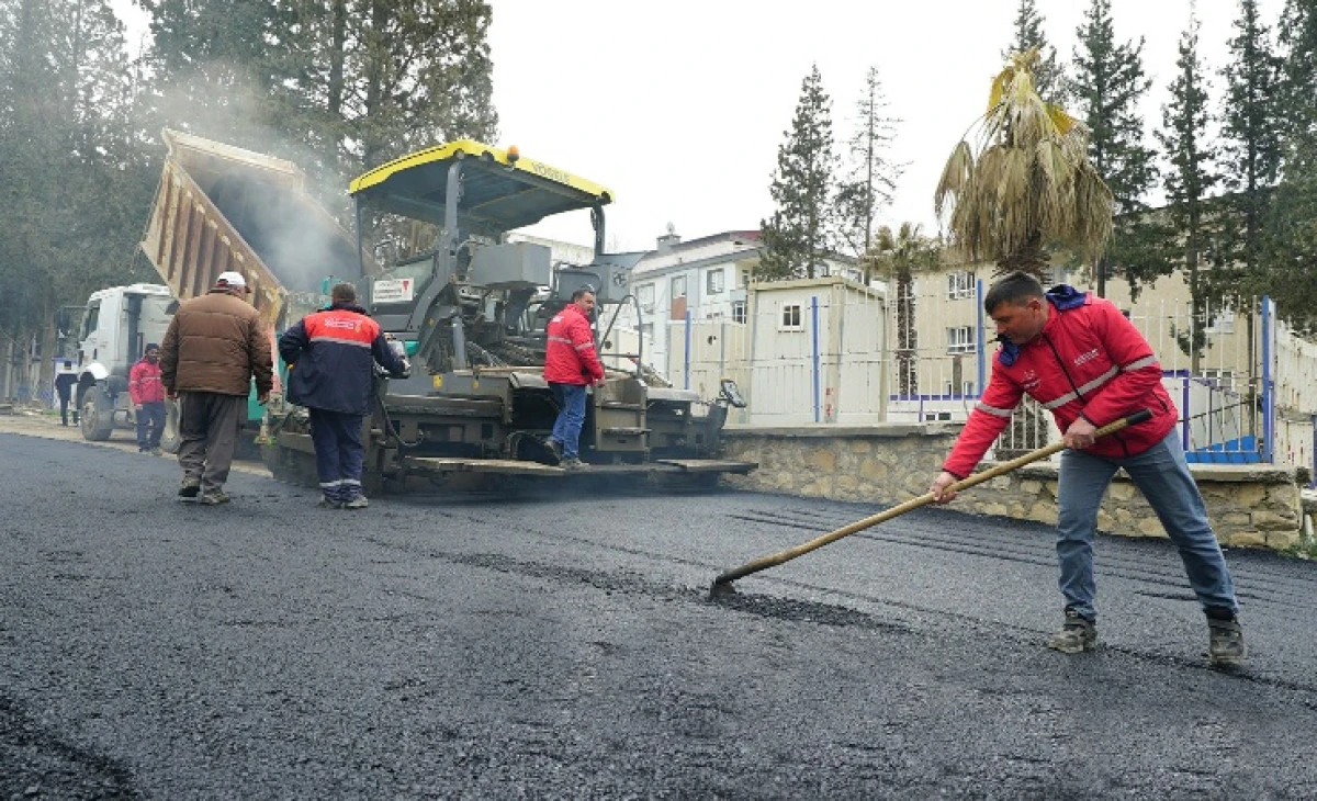 B&uuml;y&uuml;kşehir, Dulkadiroğlu&rsquo;nda Asfalt Yenileme Hamlesine Durmaksızın Devam Ediyor