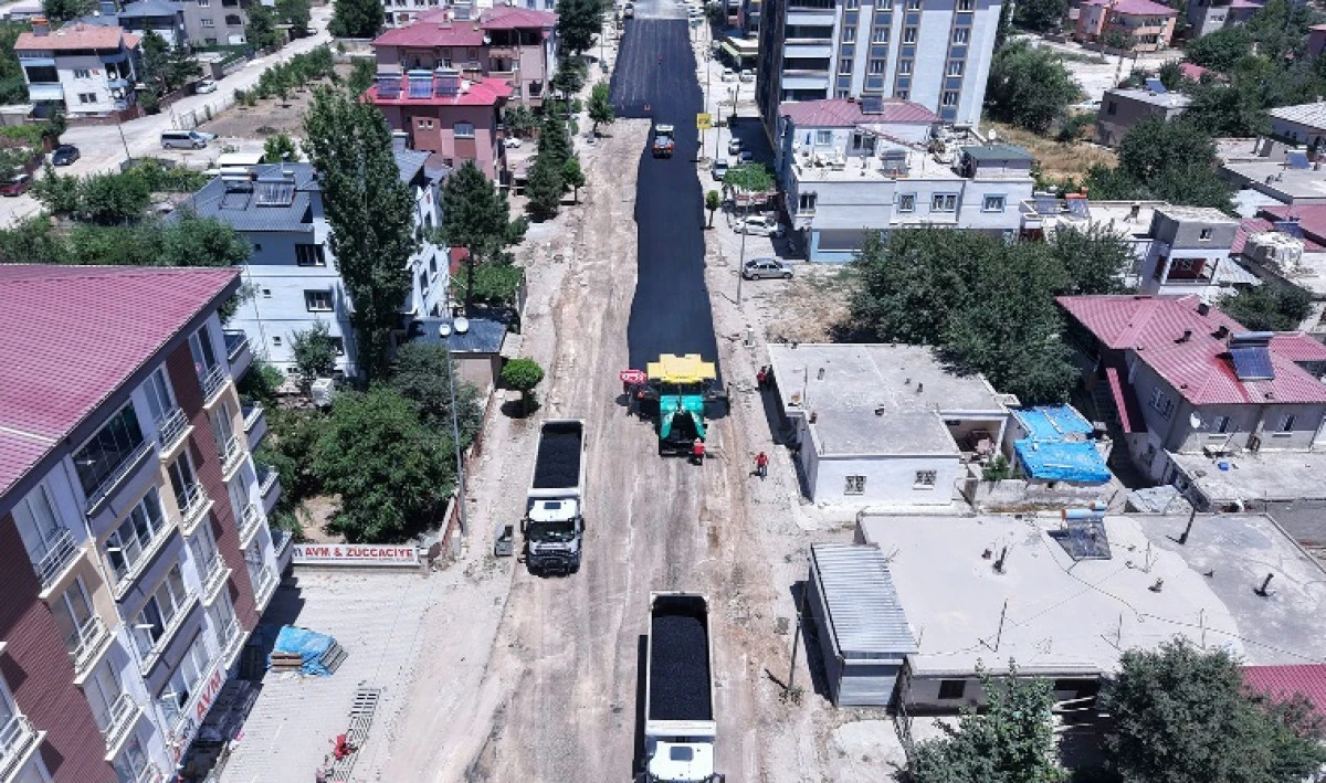 B&uuml;y&uuml;kşehir, Elbistan Darende Caddesi&rsquo;nde D&ouml;n&uuml;ş&uuml;m Başlattı