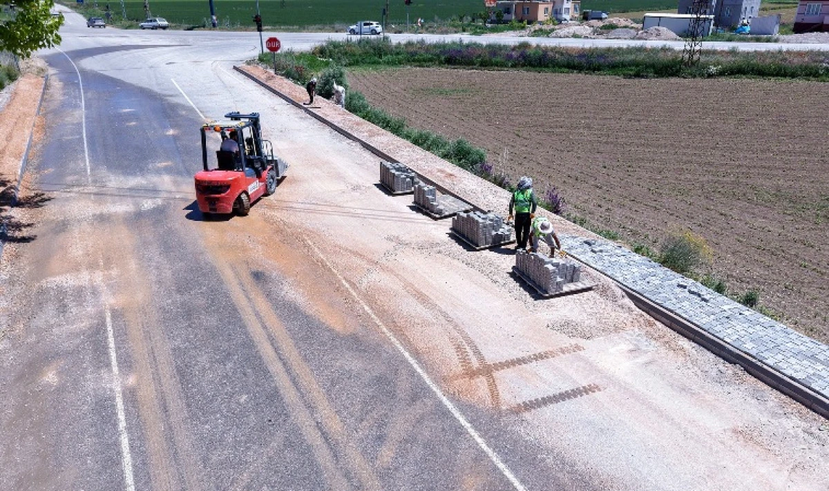 B&uuml;y&uuml;kşehir, Elbistan Tepebaşı Caddesi&rsquo;nde Yenileme &Ccedil;alışmasına Başladı