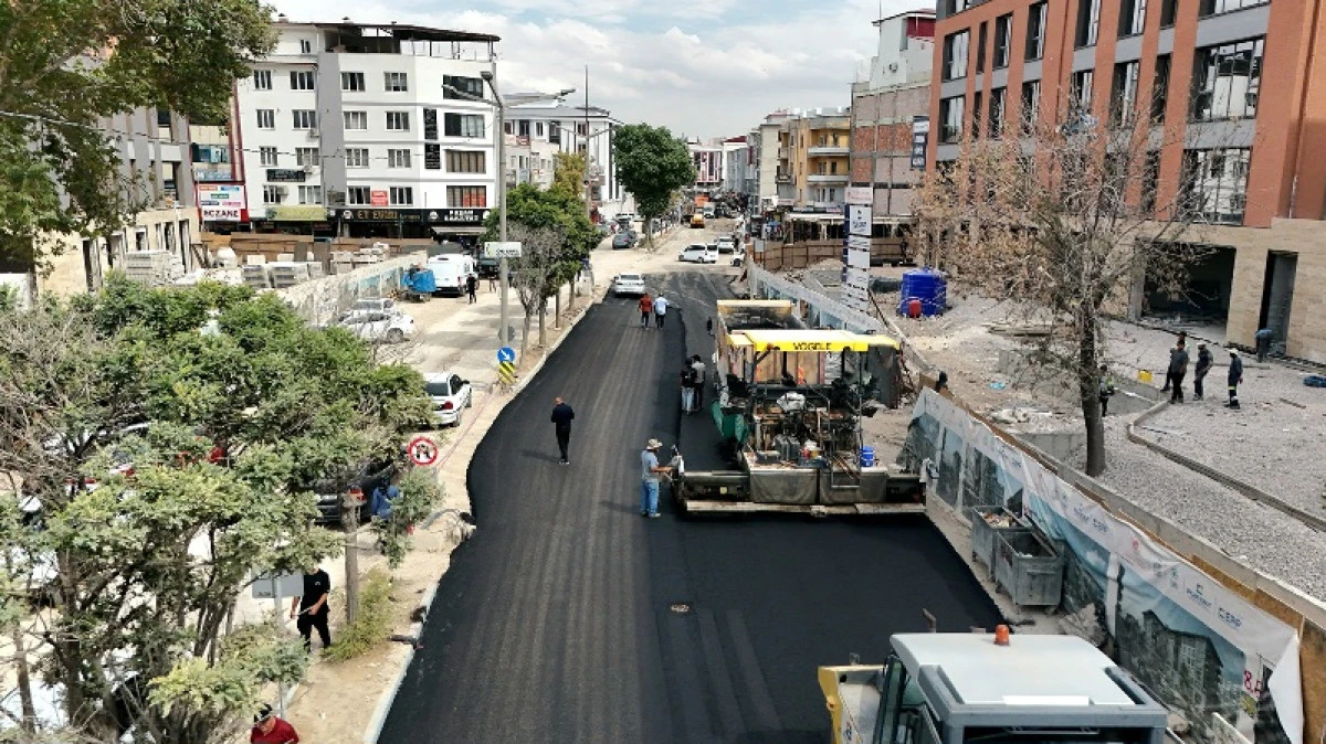 B&uuml;y&uuml;kşehir, Elbistan&rsquo;da Sıcak Asfalt Yatırımlarını S&uuml;rd&uuml;r&uuml;yor