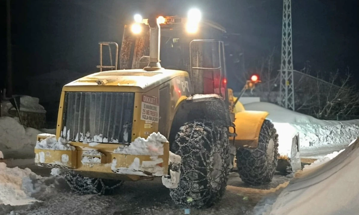 B&uuml;y&uuml;kşehir, G&ouml;ksun Kırsalında Kar Mesaisini S&uuml;rd&uuml;r&uuml;yor