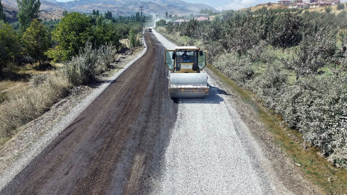 B&uuml;y&uuml;kşehir, G&ouml;ksun Kırsalındaki 5 Kilometrelik Yolu Yeniliyor