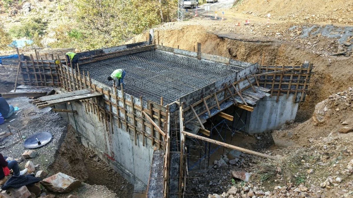 B&uuml;y&uuml;kşehir, Hacılar Mahallesi&rsquo;ne Yeni K&ouml;pr&uuml; İnşa Ediyor