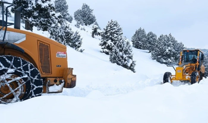 B&uuml;y&uuml;kşehir, Karla M&uuml;cadeleyi Koordineli Şekilde S&uuml;rd&uuml;r&uuml;yor 