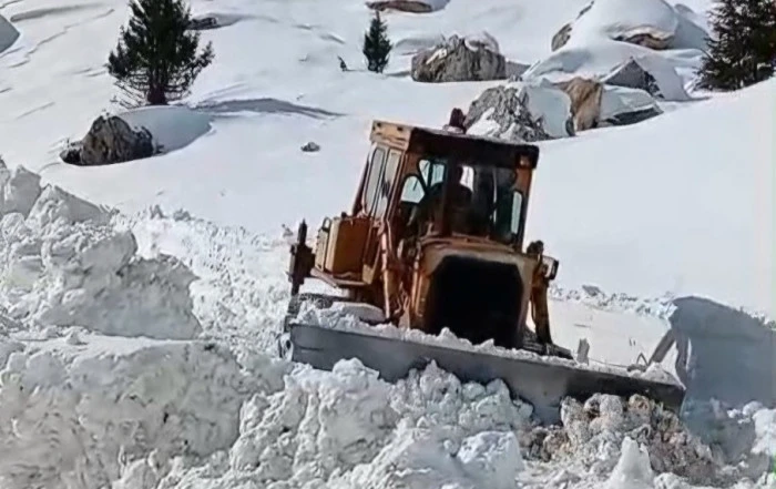 B&uuml;y&uuml;kşehir, Kırsalda Karla M&uuml;cadelesini S&uuml;rd&uuml;r&uuml;yor