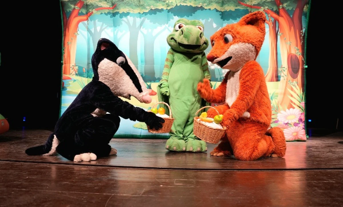 B&uuml;y&uuml;kşehir, &ldquo;Sevimli Dinozor Dobizor&rdquo; ile Minikleri Sanatla Buluşturdu