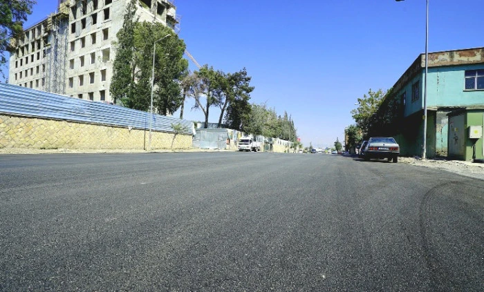 B&uuml;y&uuml;kşehir, Şeyh Adil ve Girne Caddelerini Sıcak Asfaltla Yeniledi