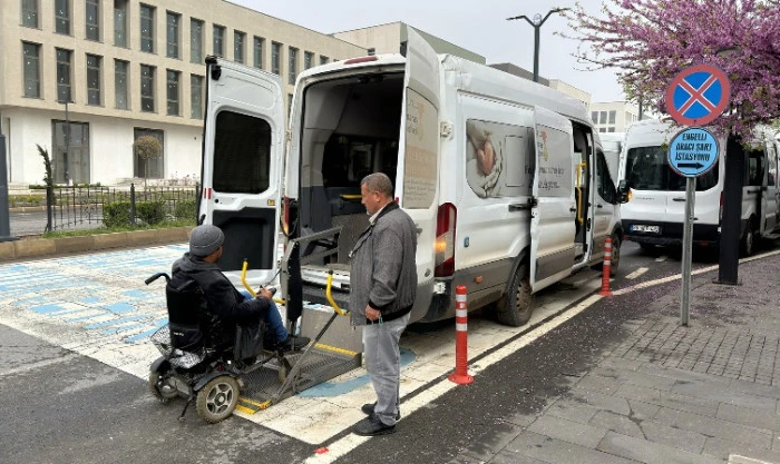 B&uuml;y&uuml;kşehir, Sınav G&uuml;n&uuml; de &Ouml;zel Gereksinimli Vatandaşları Yalnız Bırakmadı