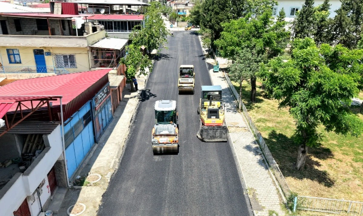B&uuml;y&uuml;kşehir, Yavuz Selim Mahallesi&rsquo;nde 3 Arteri Daha Sıcak Asfaltla Buluşturuyor