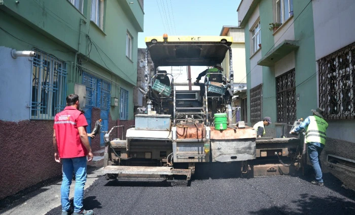 B&uuml;y&uuml;kşehir, Yeni Haftada da 11 Noktada Asfalt Mesaisini S&uuml;rd&uuml;recek