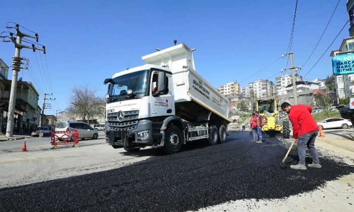 B&uuml;y&uuml;kşehir Yol Yenilemelerini Durmaksızın S&uuml;rd&uuml;r&uuml;yor