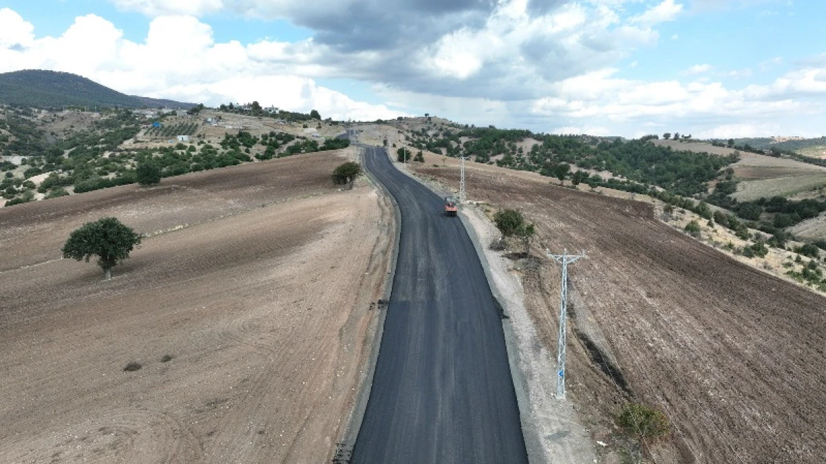 B&uuml;y&uuml;kşehir&rsquo;den Dulkadiroğlu Kırsalında Asfalt Seferberliği