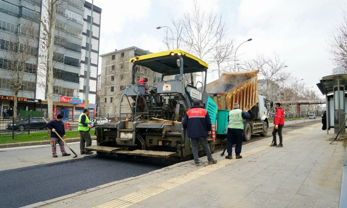 B&uuml;y&uuml;kşehir&rsquo;den Dulkadiroğlu ve Onikişubat&rsquo;ta Asfalt Seferberliği