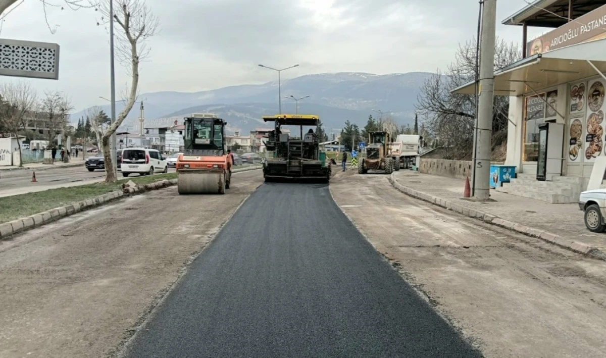 B&uuml;y&uuml;kşehir&rsquo;den Dulkadiroğlu&rsquo;nda Asfalt Seferberliği 