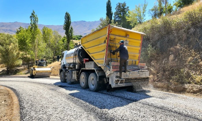 B&uuml;y&uuml;kşehir&rsquo;den Ekin&ouml;z&uuml; Kırsalında Ulaşımı İyileştiren Bir Yatırım Daha