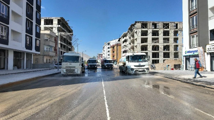B&uuml;y&uuml;kşehir&rsquo;den Elbistan&rsquo;ın Caddelerinde Temizlik