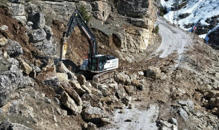 B&uuml;y&uuml;kşehir&rsquo;den G&ouml;ksun Kırsalında Olumsuz Hava Koşullarıyla Etkin M&uuml;cadele