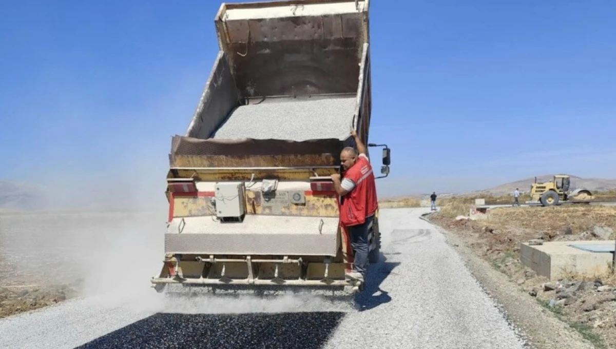 B&uuml;y&uuml;kşehir&rsquo;den G&ouml;ksun Kırsalında Ulaşımı İyileştiren Yol &Ccedil;alışması