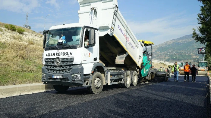 B&uuml;y&uuml;kşehir&rsquo;den Kavlaklı, Kazım Karabekir ve OSB&rsquo;nin Ulaşımına Asfalt