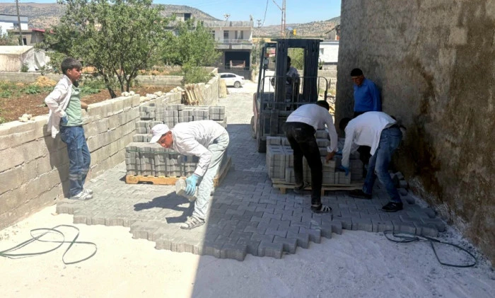 B&uuml;y&uuml;kşehir&rsquo;den Pazarcık Ufacıklı&rsquo;ya 6 Bin Metrekarelik Kilit Parke 