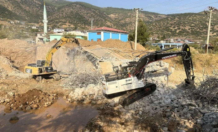 Büyükşehir’den Şekeroba’ya Yeni Köprü