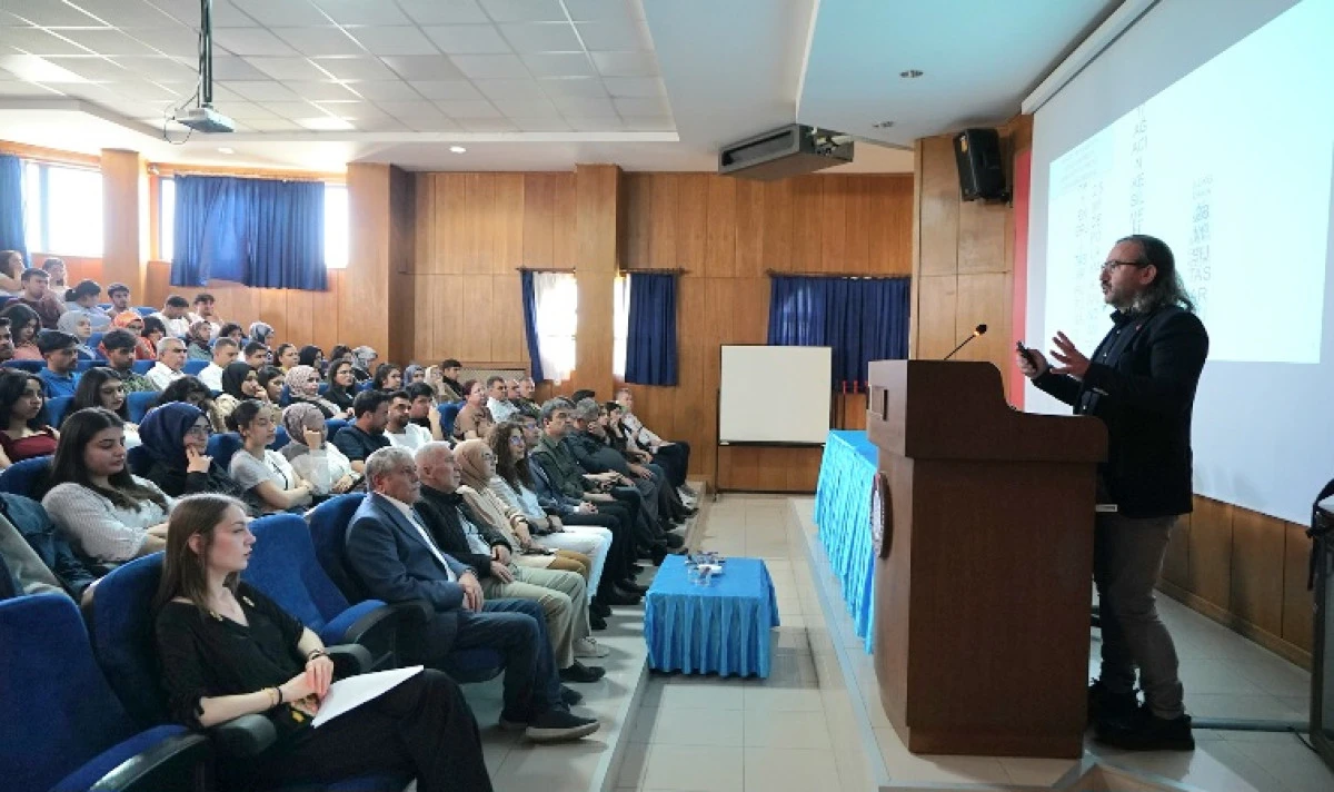 B&uuml;y&uuml;kşehirden &Uuml;niversite Gen&ccedil;liğine Sıfır Atık Eğitimi