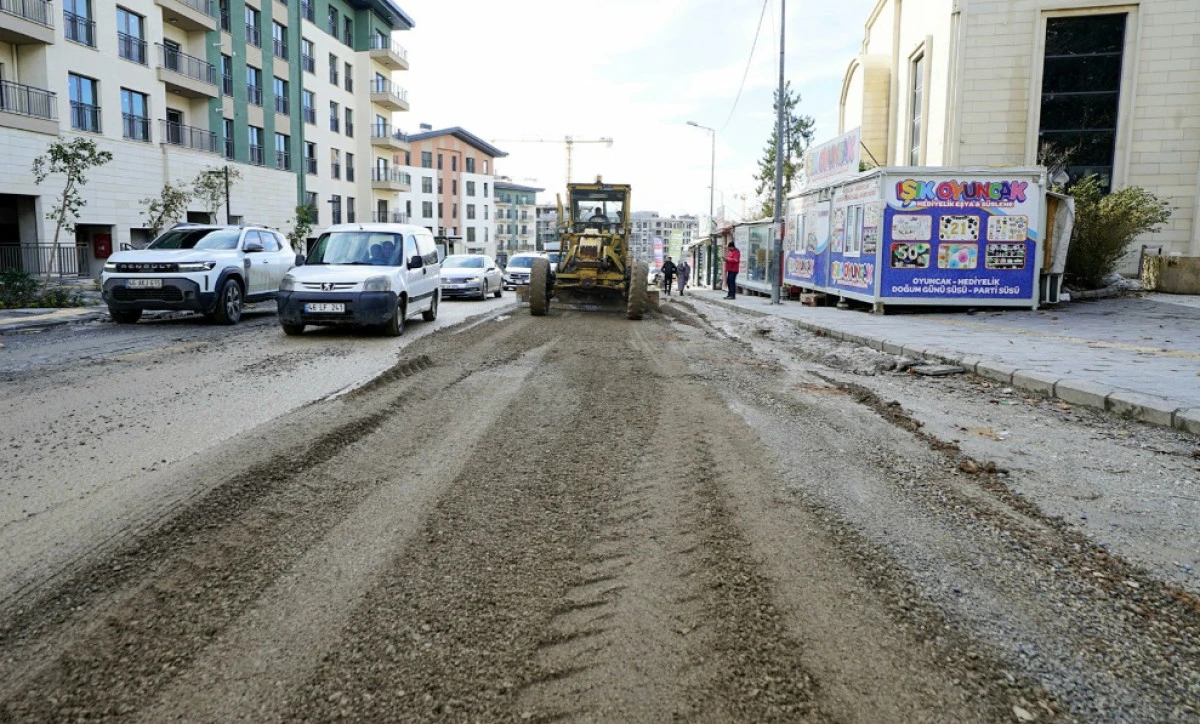 B&uuml;y&uuml;kşehir&rsquo;den Yağış Sonrası Yollardaki Bozulmalara Hızlı M&uuml;dahale