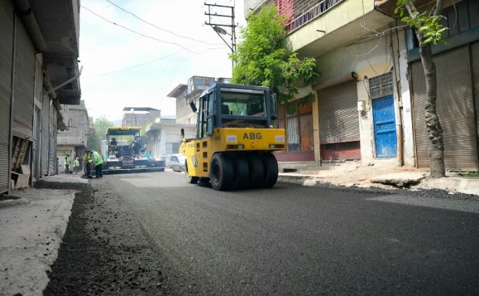B&uuml;y&uuml;kşehir&rsquo;den Yeni Haftada 17 Noktada Asfalt Mesaisi