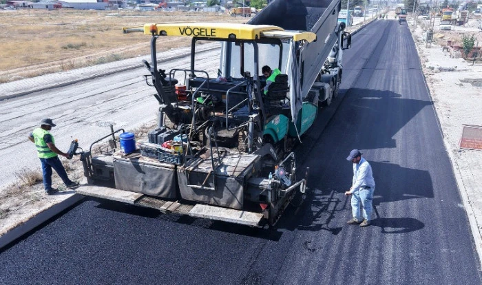 B&uuml;y&uuml;kşehir&rsquo;in Asfalt Mesaisi Yeni Haftada 17 Noktada S&uuml;recek