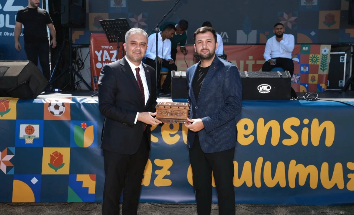Celal Karat&uuml;re&rsquo;nin sahne aldığı T&Uuml;GVA Yaz Okulları, kapanış programı ile sona erdi