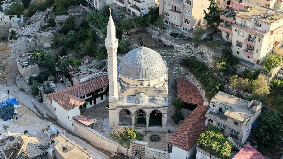 Depremde Hasar Alan 5 Cami Daha Yeniden İbadete A&ccedil;ılıyor