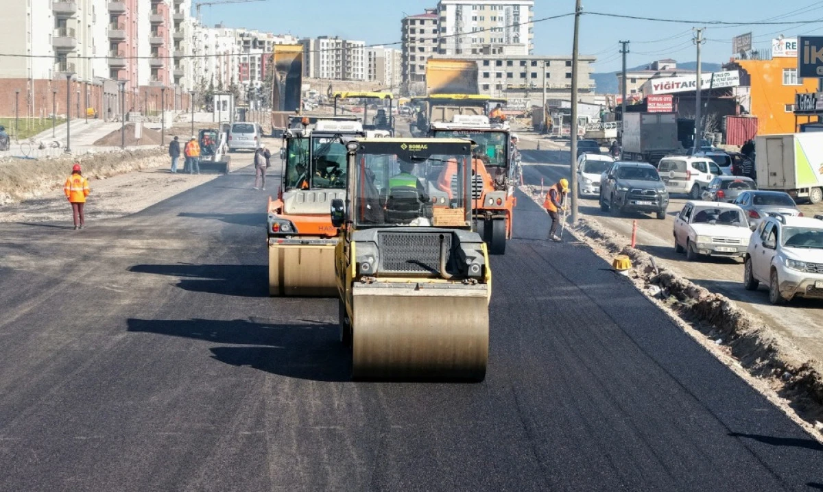 Doğukent Yolunda Yenileme &Ccedil;alışmalarına Başlandı