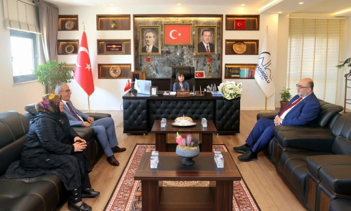 Dulkadiroğlu Belediyesi'nde Başkanlık Makamı Ecrin Nisanur Aşgan&rsquo;a Emanet Edildi